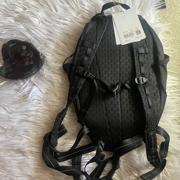 SOLD ✌🏽✌🏽 lululemon fast and free backpack - Picture 3 of 10
